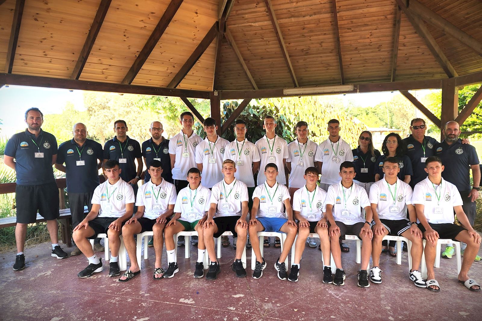 שחקני הנערים במחנה "דובדבן" – תוכנית ערכים ומנהיגות נוער בספורט