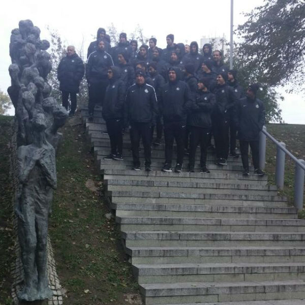 קבוצת הנוער ביקרה באנדרטה במינסק